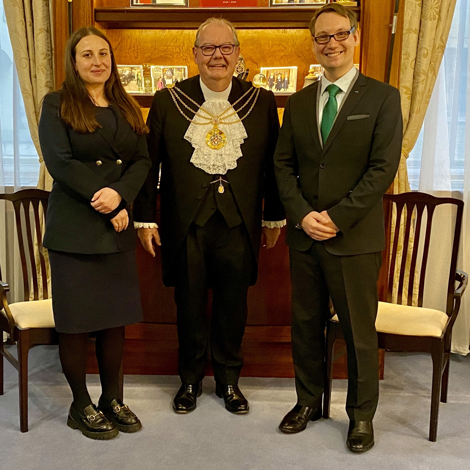6 Mar 23 - Great to discuss matters of global entrepreneurship and potential training opportunities for young business people with Junior Chamber International World President Viktor Omarsson and JCI London President Beatrice Antonini at a meeting at The Old Bailey. 