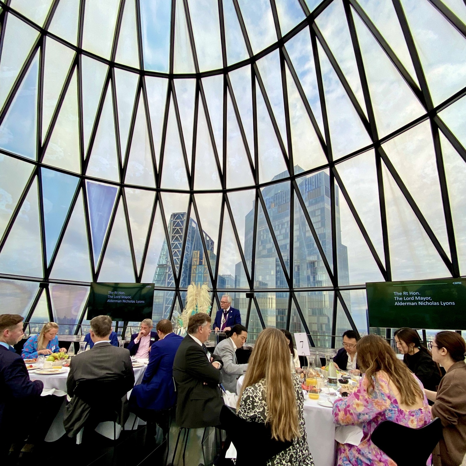 3 July 2023 - An impressive City view was the backdrop to the Lord Mayor’s meeting with CBRE, the enormous US commercial real estate and investment firm, and their guests as the encouraging prospects for the City and its skyline were outlined.