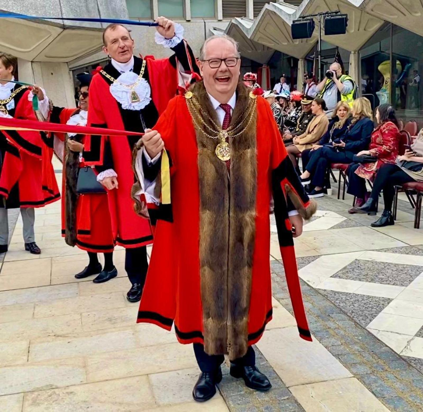 24 September 2023 - Great fun to lead all the London Mayors around the Maypole in Guildhall Yard at the Pearly Kings and Queen’s Harvest celebrations