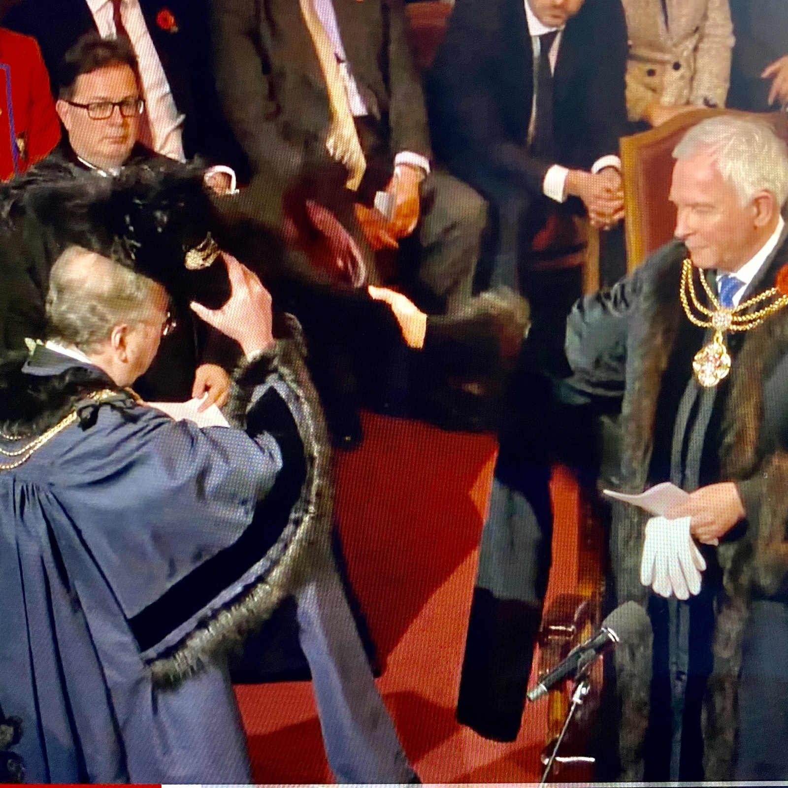 10 November 2023 - The Silent Ceremony in Guildhall…The moment comes…The Lord Mayor Elect is handed his new tricorn hat. The Lord Mayor doffs his. The Lord Mayor Elect places his new hat on his head. The 694th Lord Mayor does not, and thus the 694th Lord Mayor .